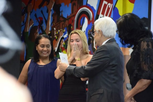 Candelaria Resano es nombrada Atleta del Año en la Gala Olímpica de Nicaragua 🇳🇮

Es la primera vez que un surfer es nombrado Atleta del Año en el país centroamericano. "Se está reconociendo por fin al surf, que tanta importancia tiene para la economía del país, y tiene una gran importancia también a nivel deportivo, en la mentalidad de los atletas, a nivel de metas que se propongan", destacó Antonio Armas, presidente de la Federación de Surf de Nicaragua. 

🔴Entra a pasasurf.org y lee la nota completa